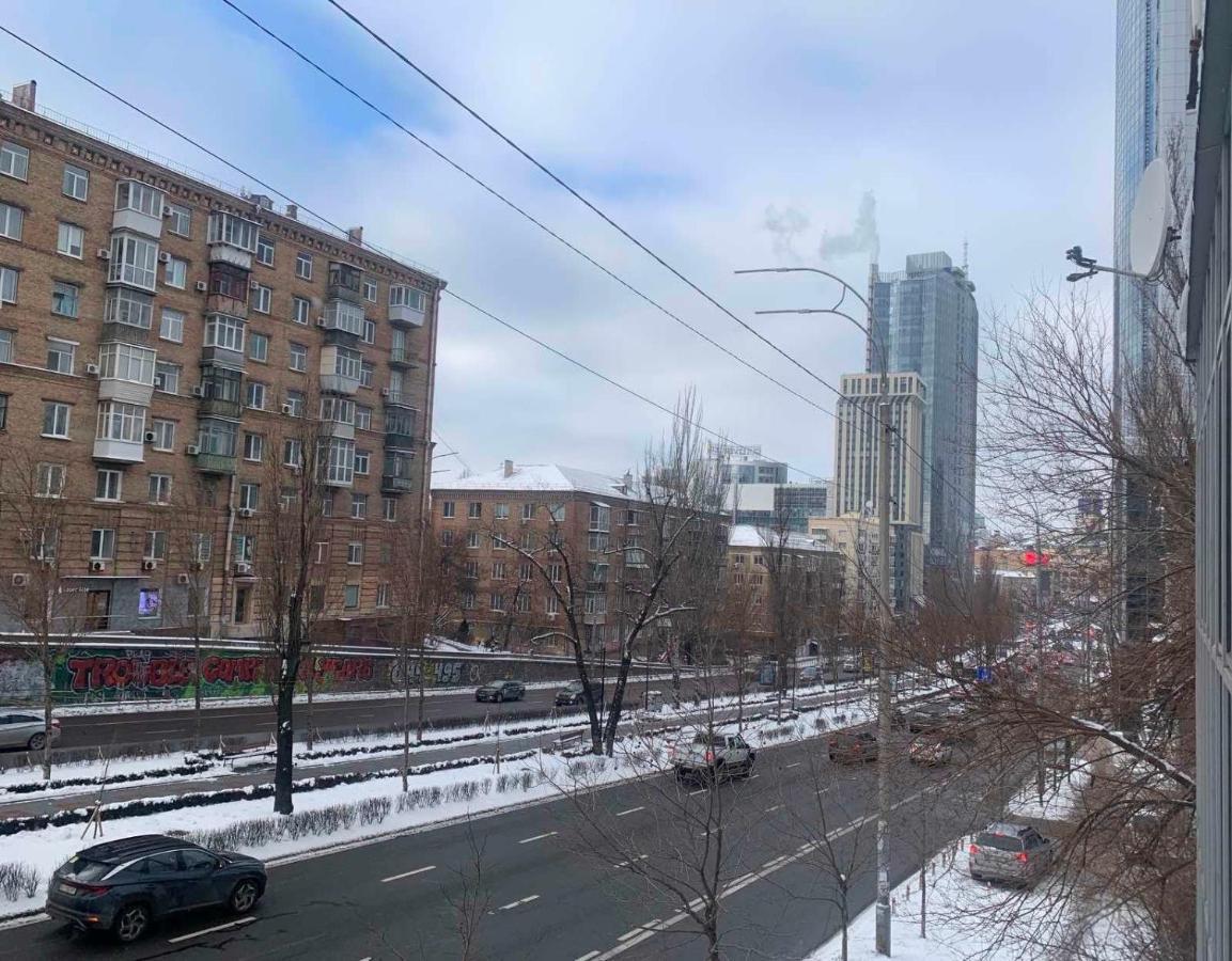 Arena Summit Apart Hotel Kiew Exterior foto