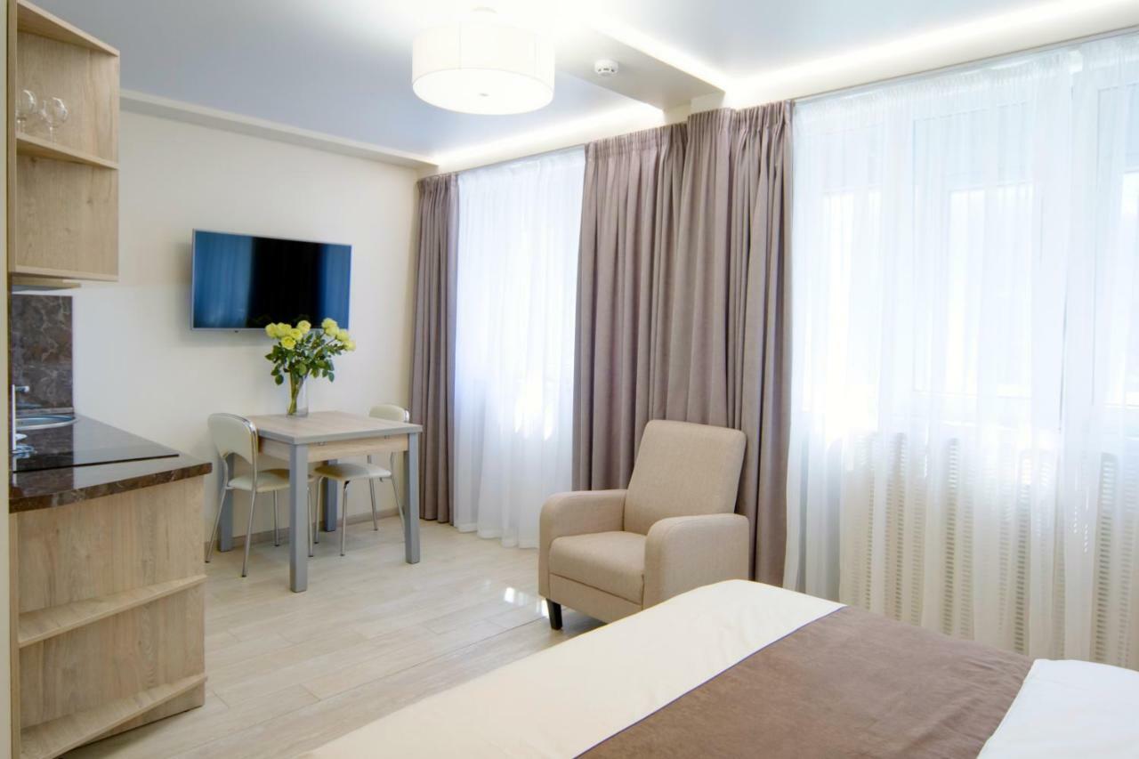 Arena Summit Apart Hotel Kiew Exterior foto