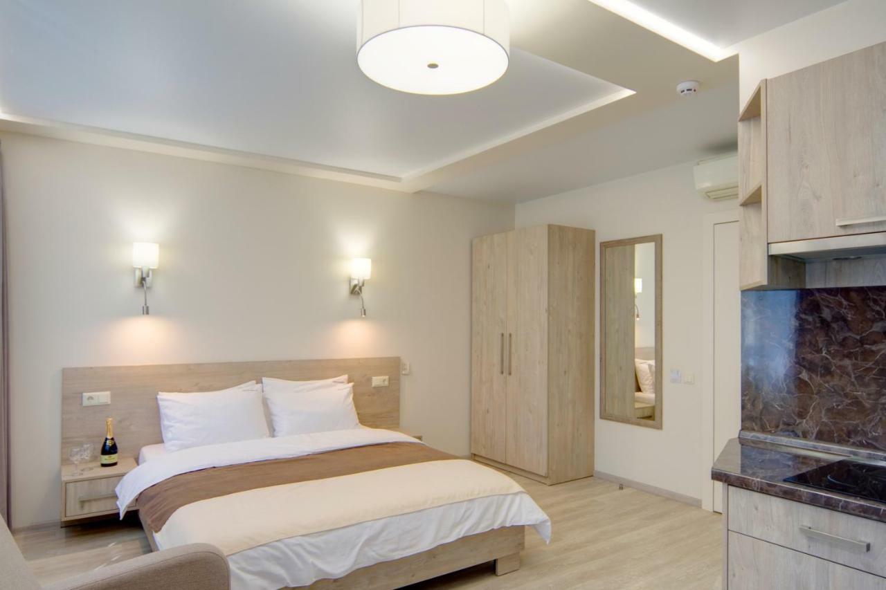 Arena Summit Apart Hotel Kiew Exterior foto